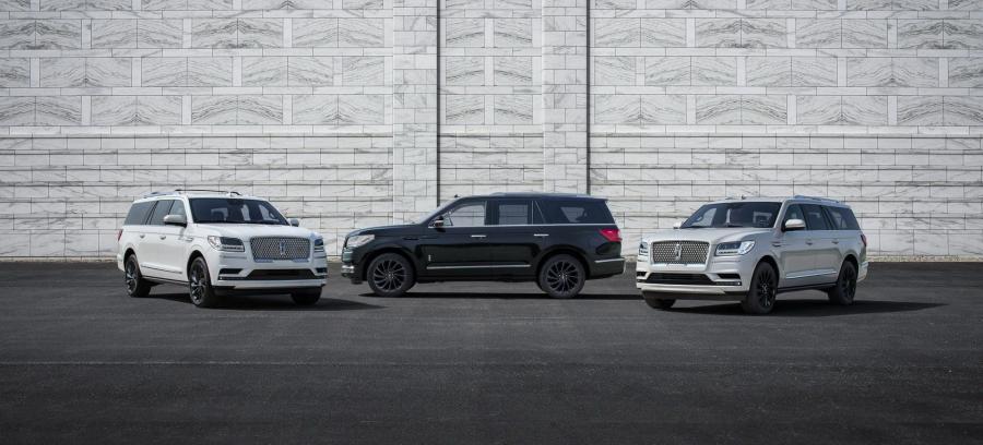  Lincoln Navigator Monochromatic 2019 года  (фото 13 из 17)